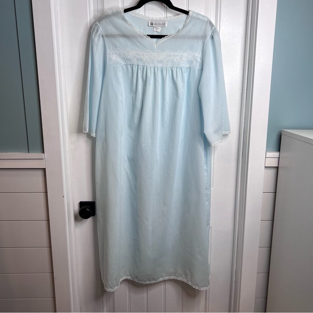 Vandemere Vintage Light Blue Made in‎ USA Hospital Gown. Size Large.